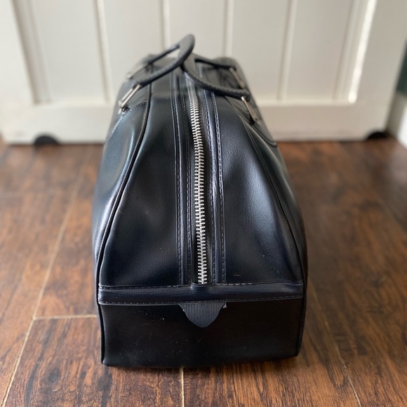 Vintage Leather Bag - Picture 4 of 10